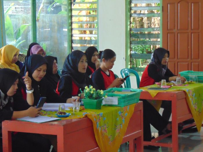 PKK dan Sekdes Bertemu Bahas Program Ceting Apik PKK dan Lomba Menyusun Menu Desa Wonoharjo 01