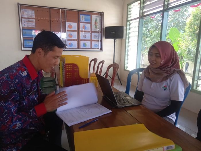 Monitoring SPJ oleh Tim Kecamatan Rowokele 01