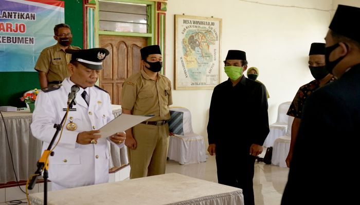 Pelantikan Sekretaris Desa Wonoharjo 01