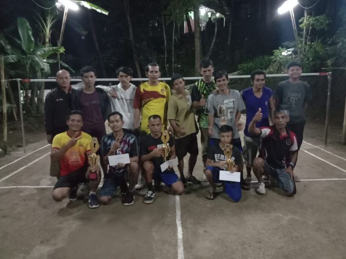 Peringati Tri Suci Waisak, Warga Gelar Turnamen Bulutangkis