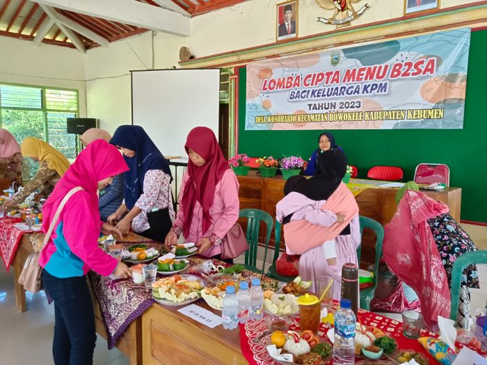 Lomba Menyusun Makanan Sehat Sehari Desa Wonoharjo