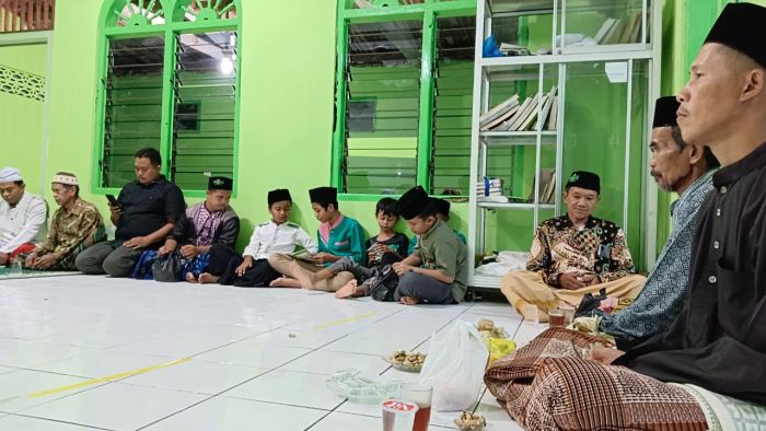 Forkompimcam Rowokele hadiri Tarawih Keliling di Desa Wonoharjo 02
