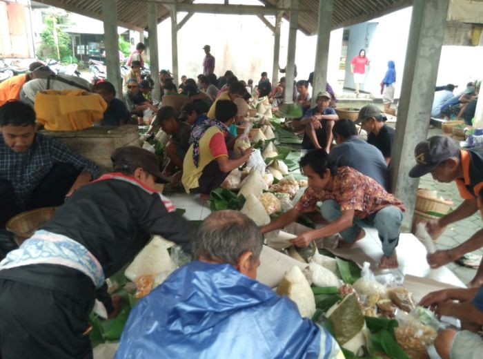 Kegiatan Suran di Dusun Luwng