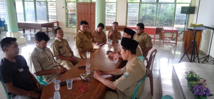 Rapat Internal Evaluasi Kinerja Perangkat Desa 01
