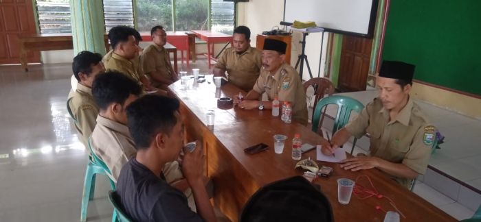 Rapat Internal Evaluasi Kinerja Perangkat Desa