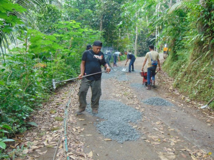 Pengaspalan Jalan Wonosari Depok 01