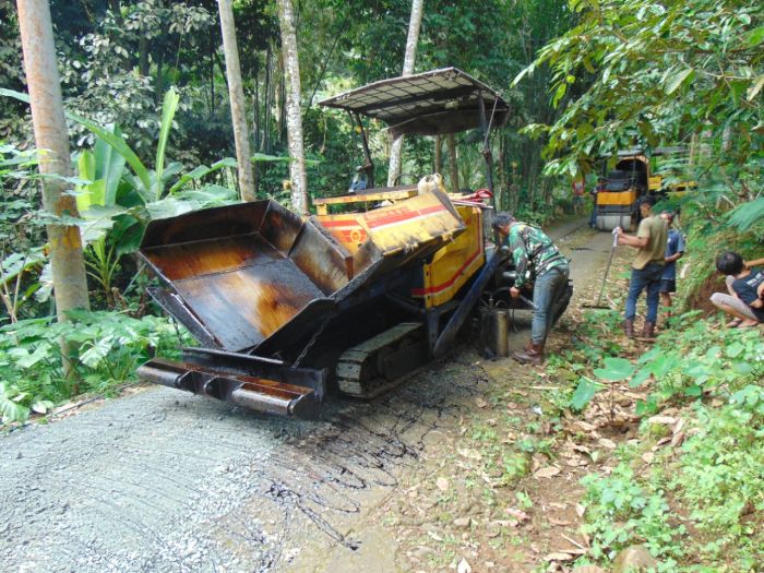 Pengaspalan Jalan Wonosari Depok