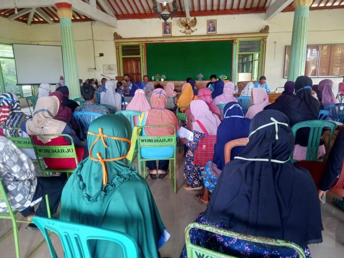 Pembagian BLT Minyak Goreng Desa Wonoharjo 02