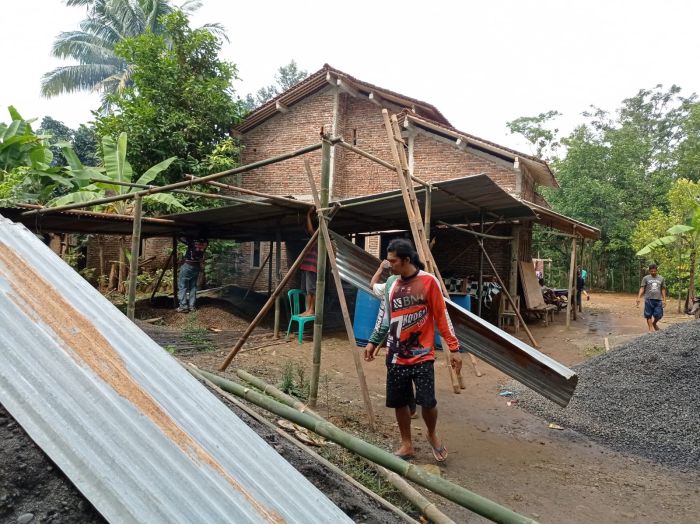 Kerja Bakti Mushola Jabal Nur
