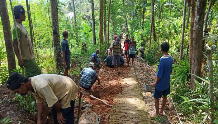 Kerja Bakti RT 02 RW 03
