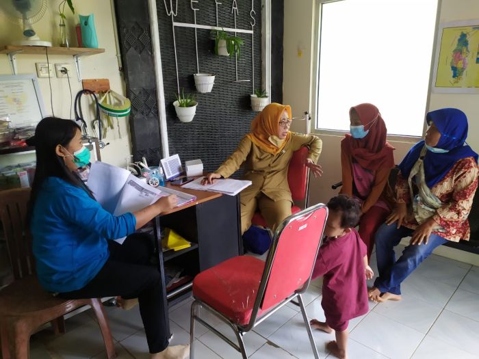 Kegiatan Bakti Sosial Muslimat NU di Kampung KB Teras Desa Wonoharjo 01
