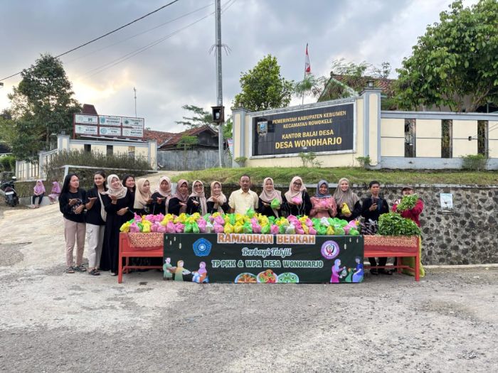 PKK dan WPA Desa Wonoharjo Bagikan Takjil dan Sayuran 02