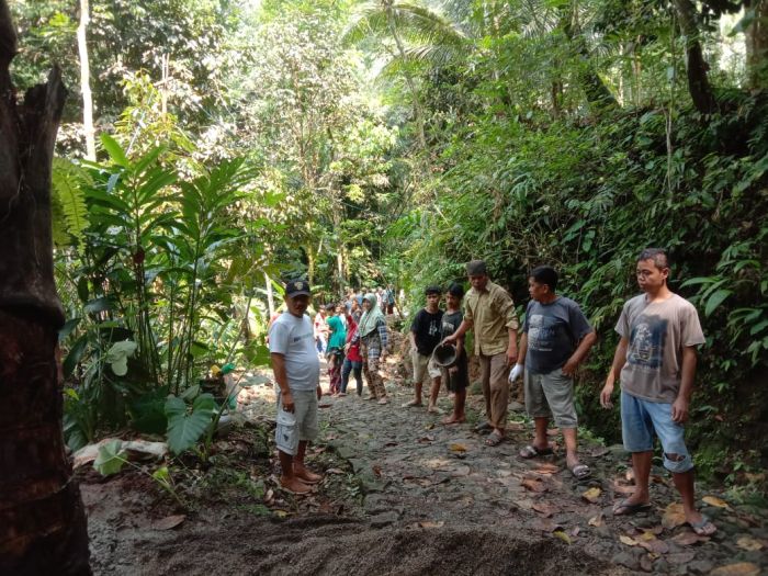 Kerja Bakti Pembangunan Rabat Beton Penghubung Dusun Wonosari dan Lemungsur 02