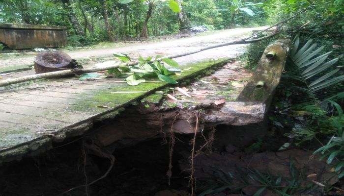 Kerusakan jembatan Dukuh Lokarsa