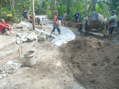 Pembangunan Jalan Rabat Beton Dusun Padasan