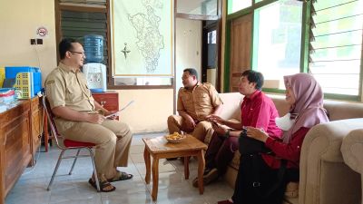 Koordinator PKH Koordinasi Pemdes Wonoharjo Terkait Verifikasi Usulan JKN 