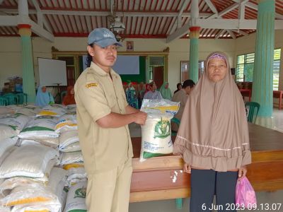 Penyaluran Bantuan Pangan CBP 2023 Desa Wonoharjo
