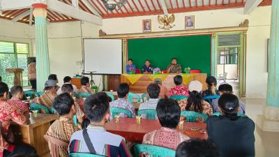 Rapat Pembahasan Administrasi RT/RW dan Pembayaran Pajak PBB