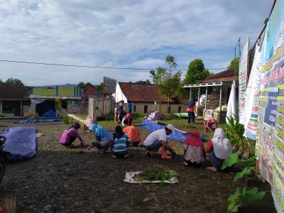 Kegiatan Minggu Bersih RT 1 RW 1 dan RT 3 RW 1