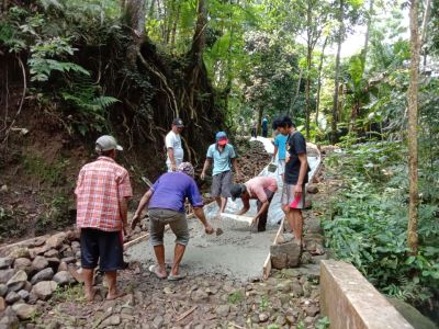 Kerja Bakti Pembangunan Rabat Beton Penghubung Dusun Wonosari dan Lemungsur