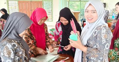 Pelatihan Pembuatan Bucket Makanan Ringan PKK Wonoharjo